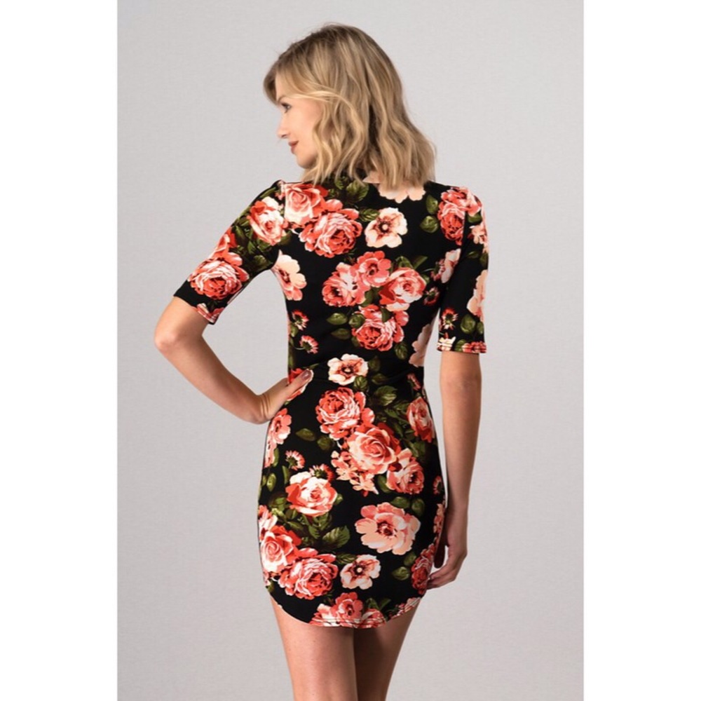 Stunning floral dress - Picture 2 of 6